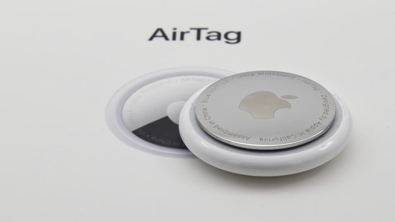 Image: Apple AirTag close up.
