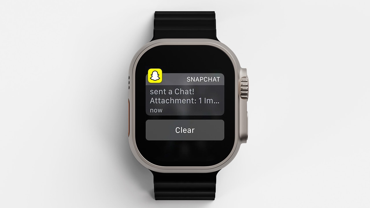 Image: Snapchat notification on Apple Watch Ultra.