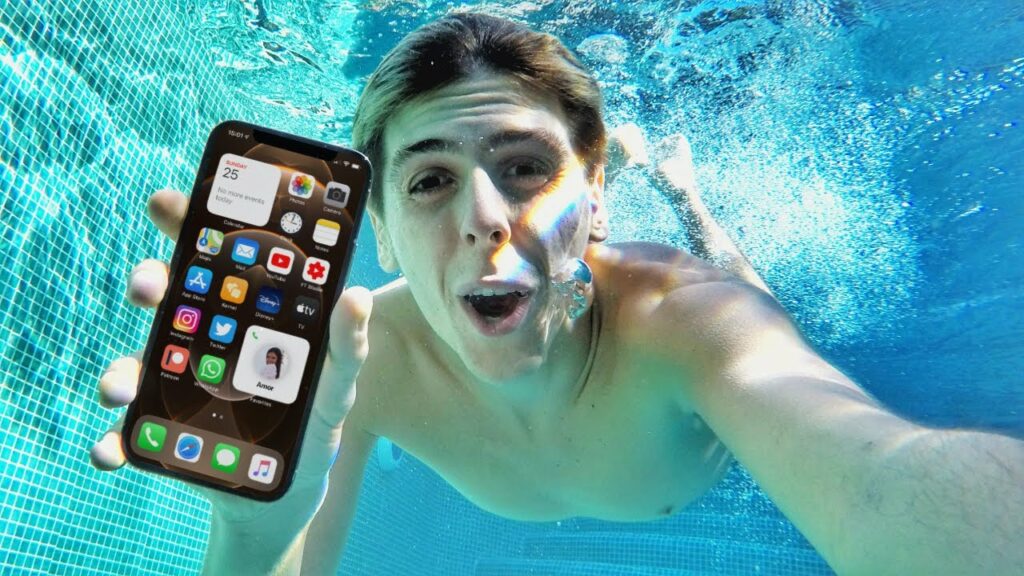 Image: Underwater in a pool with the iPhone 13.